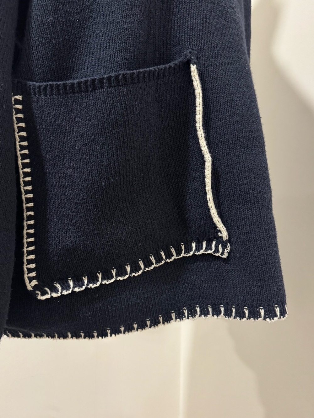 Zara Navy V-Neck Sweater with White Contrast Stitching - Picture 4 of 5